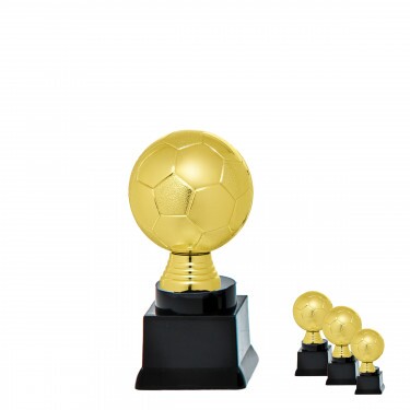 Futbalová lopta na čiernom blokovom podstavci