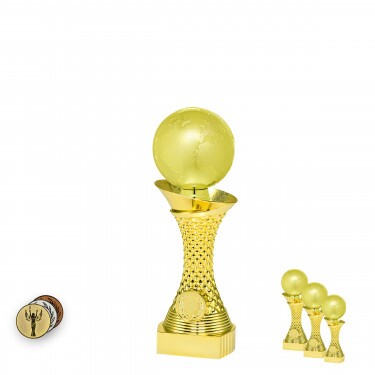 Futbalová lopta na zlatom stĺpovom stojane