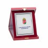 Krabička na plaketu s koženým vzhľadom v bordovej farbe