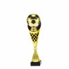 Futbalová lopta na čierno-zlatej trofeji B