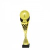 Basketbalová lopta na čierno-zlatej trofeji